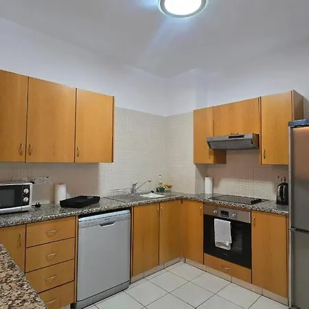 Hesperides Gardens, Spacious 2 Bedroom *