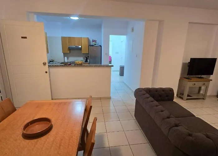 Hesperides Gardens, Spacious 2 Bedroom