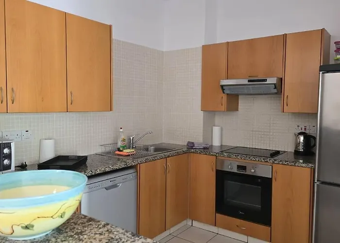 Hesperides Gardens, Spacious 2 Bedroom Lägenhet Paphos